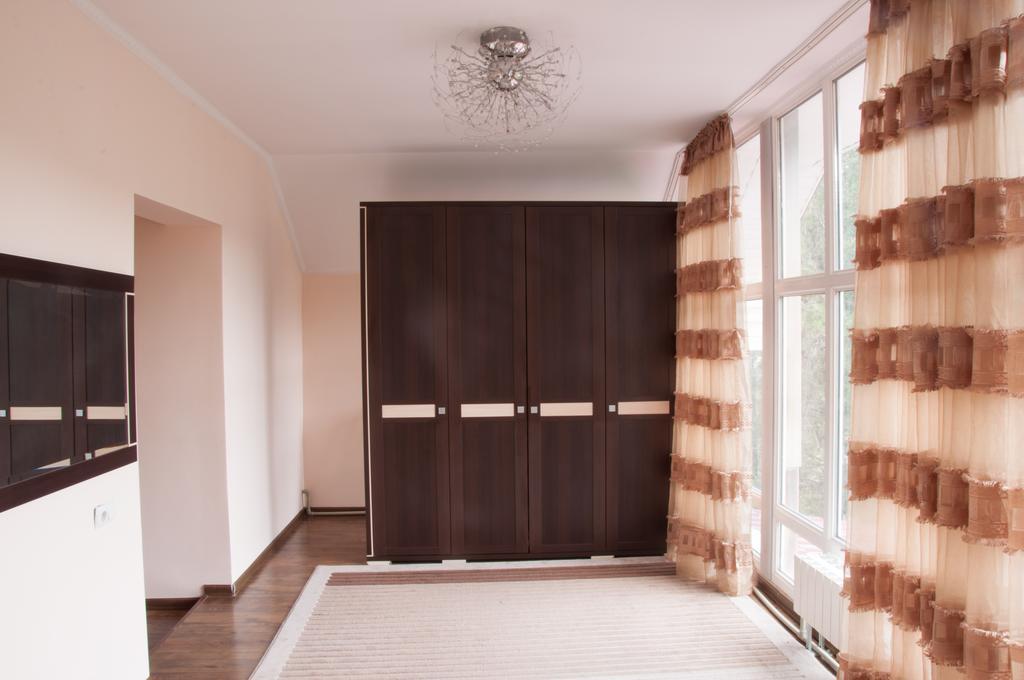 Almaty Backpackers Hostel Bagian luar foto