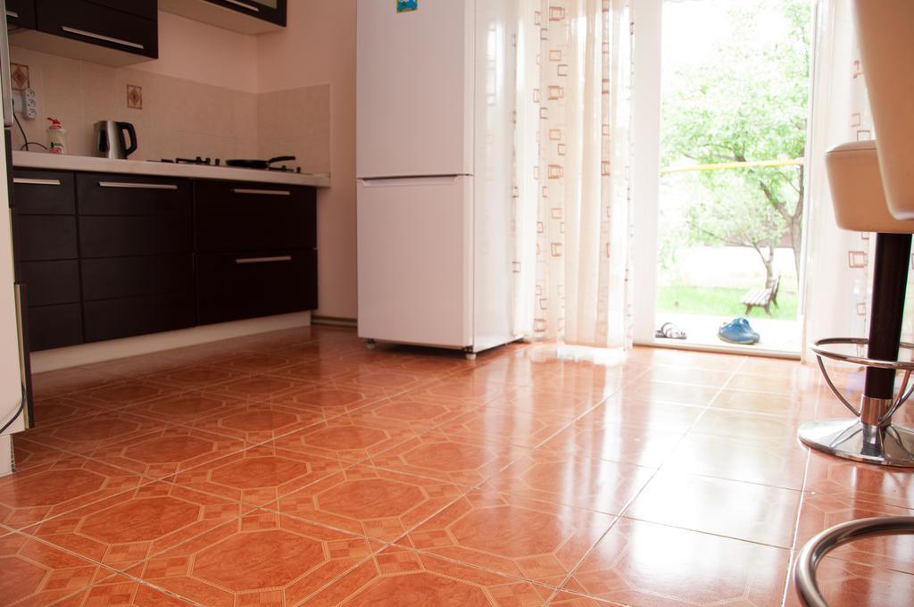 Almaty Backpackers Hostel Bagian luar foto