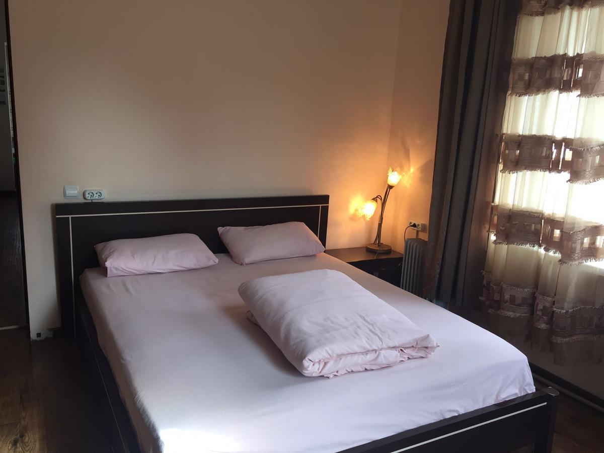 Almaty Backpackers Hostel Bagian luar foto